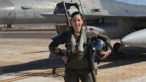 Historia en la Fuerza Aérea: Chilena es la primera piloto de combate F-16 Historia en la Fuerza Aérea: Chilena es la primera piloto de combate F-16
