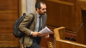 En qué está Nicolás Grau mientras se desata otra tormenta contra su gestión