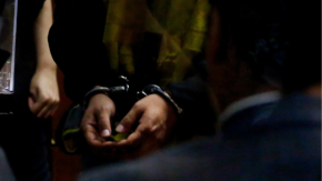 La medida que tomó antes de su detención hombre acusado de abusar de hijas de sus citas: logró eliminar evidencia