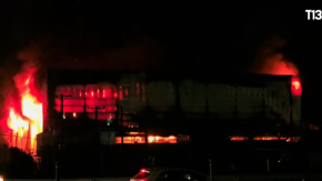 Reportan gigantesco incendio en frigorífico de Buin: hay riesgo de propagación a viviendas