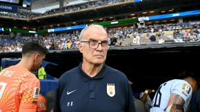 VIDEO | Con error del arquero: El gol de Arabia Saudita que golpea al Uruguay de Marcelo Bielsa en el Mundial