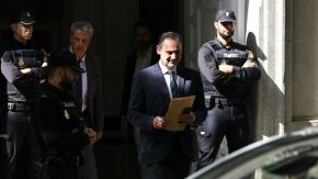 Condenan a 24 años de cárcel por corrupción a exministro español muy cercano a Pedro Sánchez