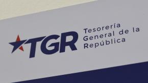 Embargos del CAE se han concentrado en ingresos sobre $3,5 millones: ¿qué pasará con el resto de los deudores según Tesorería?