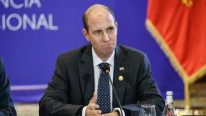 Ministro Arrau pide renuncia a los dos subsecretarios de Seguridad