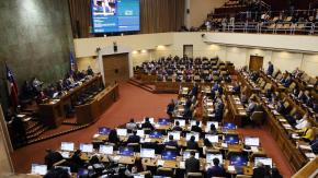 Cámara aprueba proyecto que solicita a Kast eliminar el uso de lenguaje inclusivo en servicios públicos