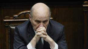 Oposición arremete contra el ministro Quiroz por megarreforma