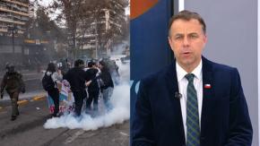Codina dice que estudiante herida en marcha Confech habría recibido piedrazo de otros manifestantes: quedó apercibida por disturbios