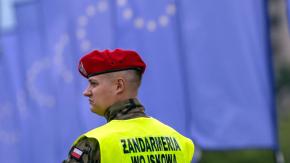Hallan 34 fetos enterrados en jardín de doctora en Polonia: los habría usado para experimentos