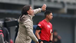 "Decidí dar un paso al costado": Nueva renuncia de DT golpea al fútbol chileno