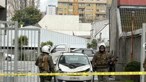 Mujer muere tras caer de un piso 19 de edificio en Concepción: terminó sobre auto que salía del lugar