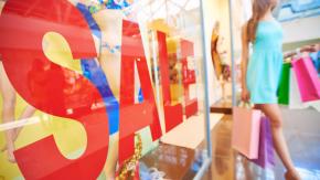 Prendas desde $4.990: reconocida tienda de ropa anuncia descuentos de hasta un 80% y rebajas en la colección de invierno 2026