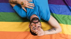 Venezuela investiga a policías que retuvieron a una treintena de hombres en local LGBTIQ+