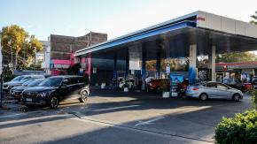 Expertos anticipan alza en las bencinas tras vuelta de tensiones en Medio Oriente