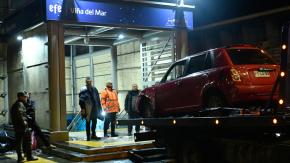 Nuevos antecedentes por fatal choque en estación de Viña: conductor detenido sería el responsable y mujer que cayó al recinto no tenía licencia