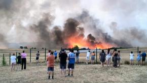 Casi 270.000 evacuados por los incendios que arrasan España y Francia