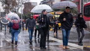 Nuevo sistema frontal en Santiago dejaría hasta 25 mm de lluvia: Esta es la hora en que comenzarían las precipitaciones