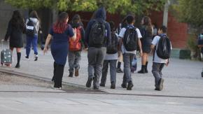 Mineduc informa suspensión de clases en cuatro comunas de Los Lagos por sistema frontal: revisa cuáles son