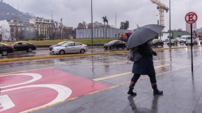 "Va a ser gran parte de la jornada": Así será la lluvia, día por día, de este fin de semana en Santiago