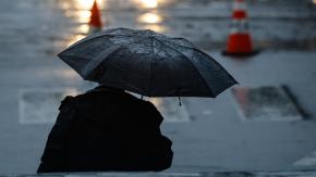 Podrían caer entre 15 a 20 mm: ¿A qué hora dejará de llover en Santiago?