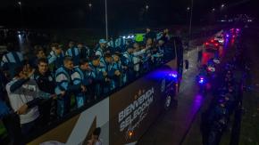 Con alfombra roja, orquesta y sin Messi: Así fue recibida la selección de Argentina al llegar a Buenos Aires