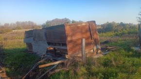 Viento puelche causa estragos en el sur: caminos cortados y casas destruidas