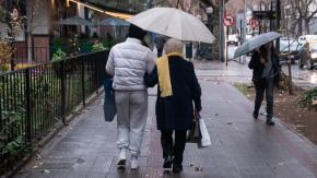 Sistema frontal en zona centro-sur: Meteorología emite alertas en 10 regiones por lluvia