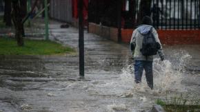 Emiten dos alertas SAE por aluvión: solicitan evacuar sector en La Cruz en Valparaíso y en Los Vilos