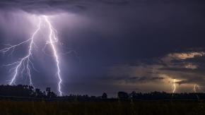 Emiten alerta meteorológica por tormentas eléctricas en dos regiones
