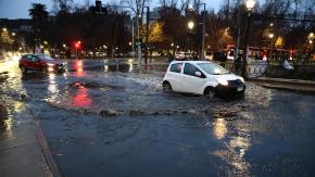 Lluvia de este viernes en Santiago será "más intensa" que la del jueves: a esta hora se espera el pulso más importante
