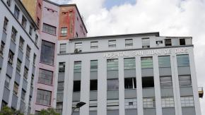 $1.237 millones entre 7 funcionarios: acusan que trabajadores del Hospital San Juan de Dios se adjudicaron millonarias licitaciones del recinto