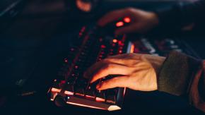 Denuncian difusión de contenido íntimo de mujeres en red social: también se exponen datos personales y se piden fotos de menores