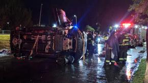 Mujer fue rescatada tras accidente vehicular en La Reina: Auto resultó volcado
