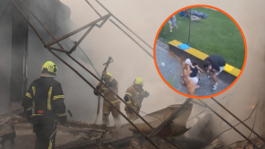 VIDEO | Clientes de cafetería se cubrieron de ataque con misiles en Ucrania que dejó cinco muertos