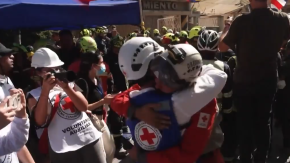 Terremoto en Venezuela: la bombera chilena clave en histórico rescate 
