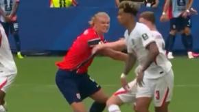 VIDEO | ¿Bien anulado? La falta de Haaland a Anderson que invalidó gol de Heggem