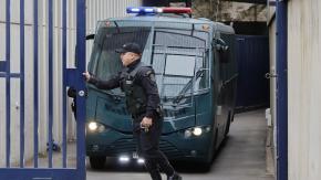 Fiscalía descarta intento de rescate de reos tras detención de sujeto que chocó bus de Gendarmería en La Cisterna