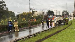 Dos muertos tras colisión entre furgón y bus que transportaba a juveniles de Deportes Temuco