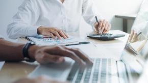 Cliente recibió más de $154 millones tras un error que duplicó sus rescates de fondos mutuos y terminó en tribunales Cliente recibió más de $154 millones tras un error que duplicó sus rescates de fondos mutuos y terminó en tribunales