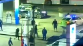Turba atacó a tres trabajadores de servicentro con fierros y cuchillos