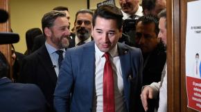 Diputado Olivares sufrió robo de pertenencias al interior de vehículo fiscal: estaba estacionado al interior de edificio