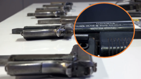 PDI incauta nueve armas con grabados de Fuerzas Armadas de Argentina en La Granja
