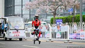 Robot chino supera el récord mundial humano en los 100 metros: Sobrepasó a Usain Bolt