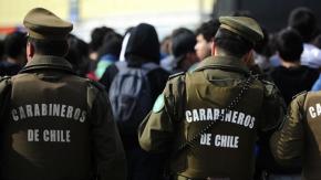 Condenan a cuatro excarabineros que rociaron gas pimienta y golpearon a un detenido en Alto Hospicio Condenan a cuatro excarabineros que rociaron gas pimienta y golpearon a un detenido en Alto Hospicio
