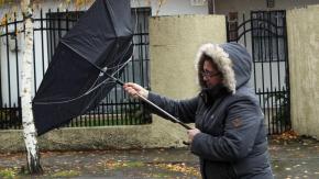 Hasta rachas de 80 km/h: Actualizan alerta por "viento normal a moderado" en siete regiones del país