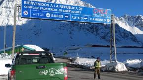 Paso Los Libertadores cierra nuevamente este lunes por precaución ante severas nevadas
