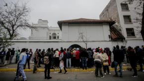 Migrantes haitianos vuelven a ingresar a la embajada para exigir documentación