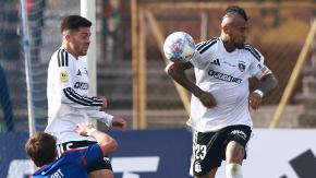 "Revisen dónde le pegó": Liberan audios del VAR por polémico penal de Arturo Vidal en Superclásico