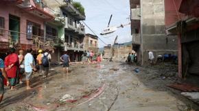Al menos 270 muertos y más de 1.000 desaparecidos tras inundaciones entre Nepal y Tíbet