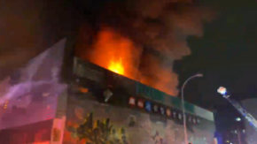 Incendio en Santiago moviliza a 15 compañías de Bomberos