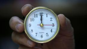 ¿Cómo afecta a la salud el cambio de hora?: Organizaciones de salud exigen acabar con la medida definitivamente